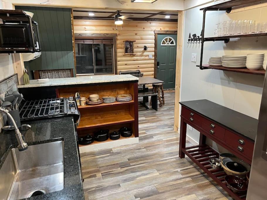 Cubs Den - Hot Tub- Walk To Lake- Fire Pit - Kayaks Oakland Екстериор снимка