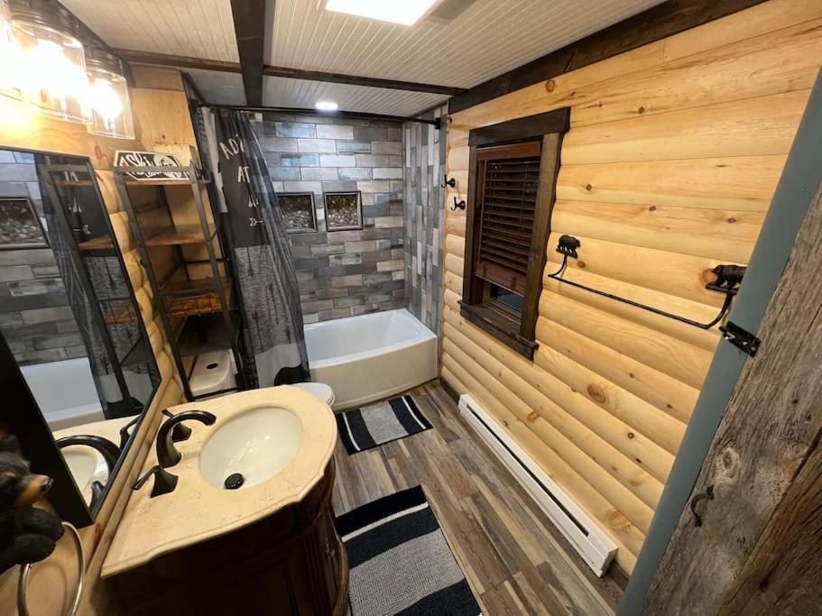 Cubs Den - Hot Tub- Walk To Lake- Fire Pit - Kayaks Oakland Екстериор снимка