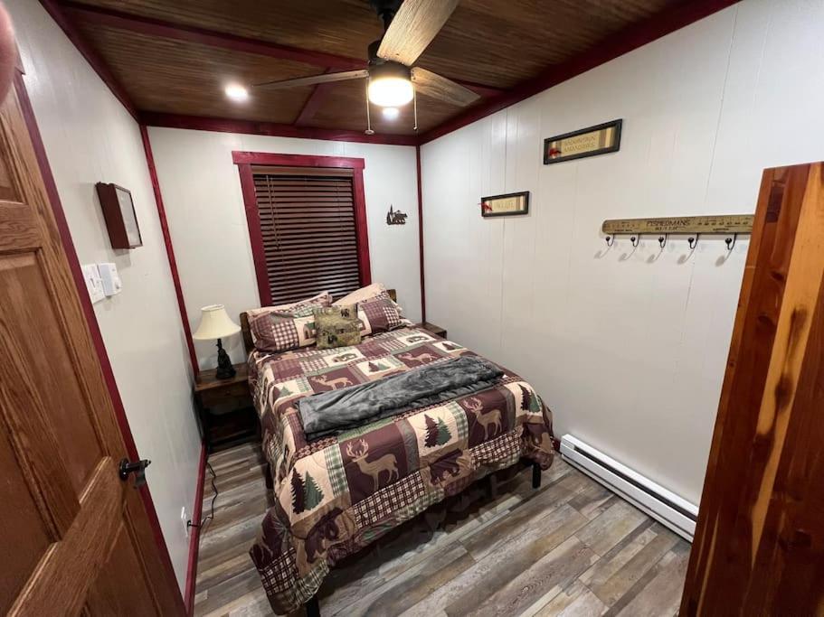 Cubs Den - Hot Tub- Walk To Lake- Fire Pit - Kayaks Oakland Екстериор снимка