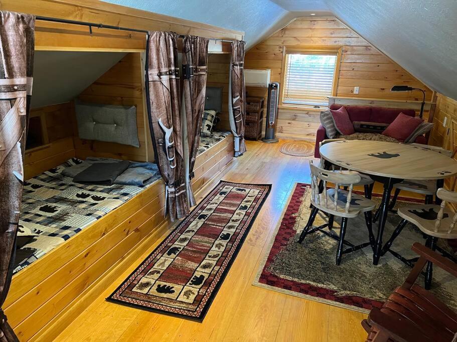 Cubs Den - Hot Tub- Walk To Lake- Fire Pit - Kayaks Oakland Екстериор снимка